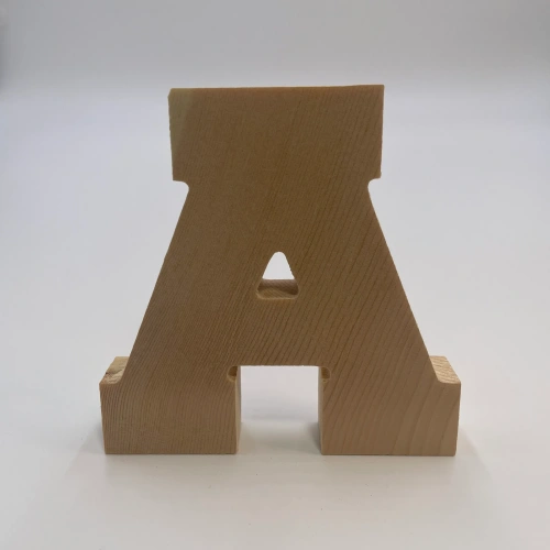 Letra de madera A
